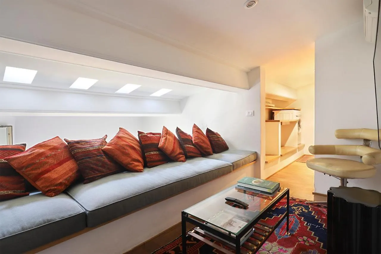 Borgo Tegolaio Terrace Apartment Florence Italy