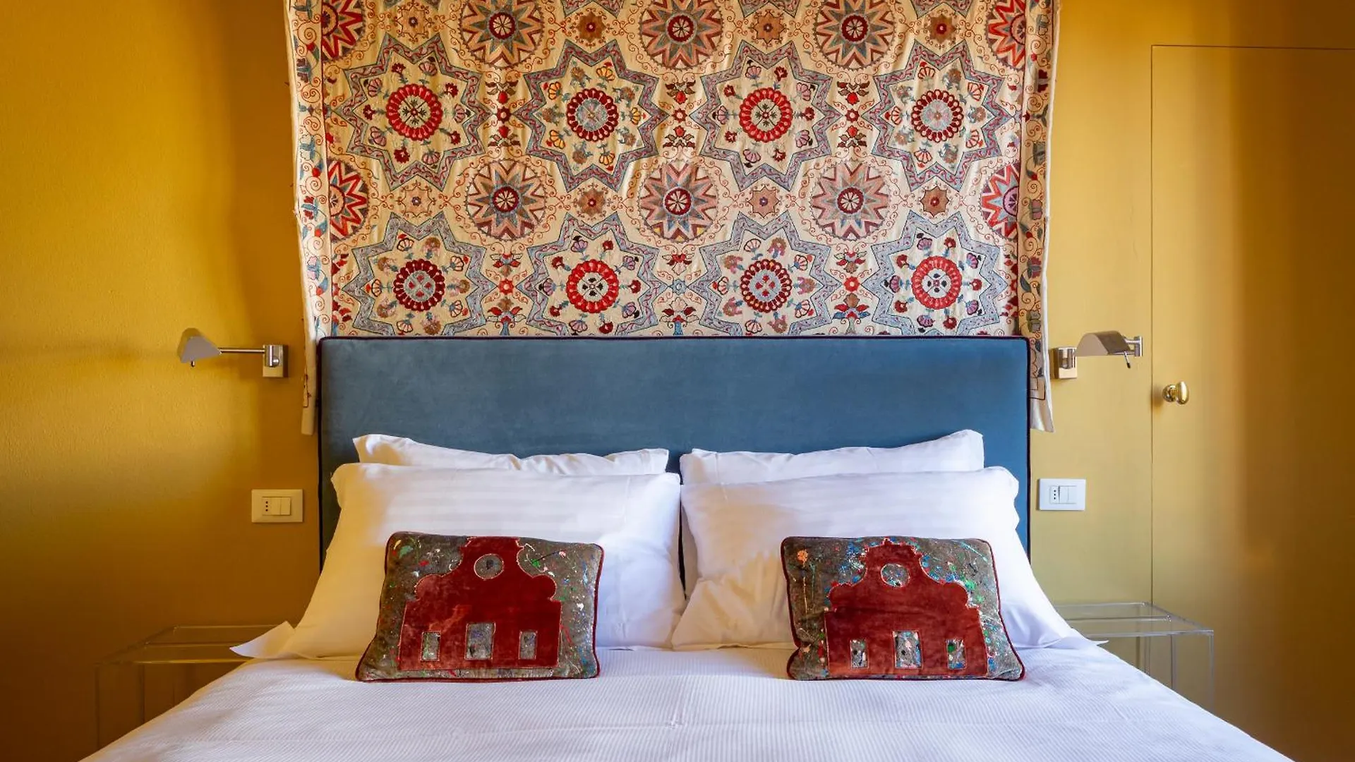 Borgo Tegolaio Terrace Apartment Florence Italy