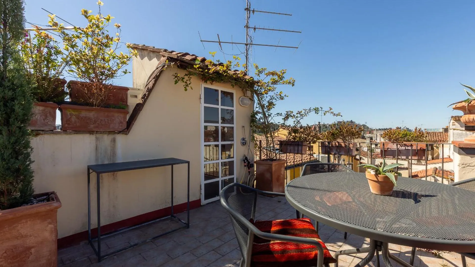 Borgo Tegolaio Terrace Apartment Florence