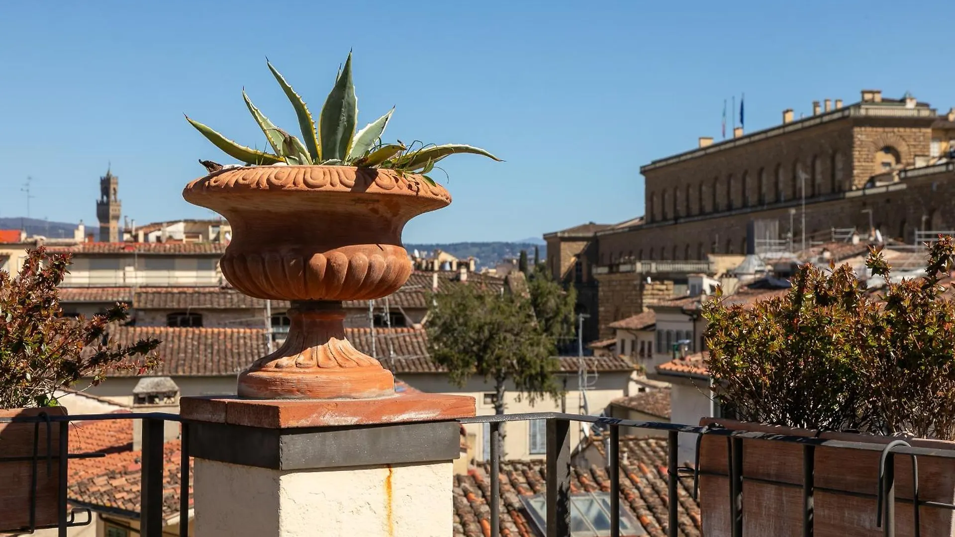 Borgo Tegolaio Terrace Apartment Florence
