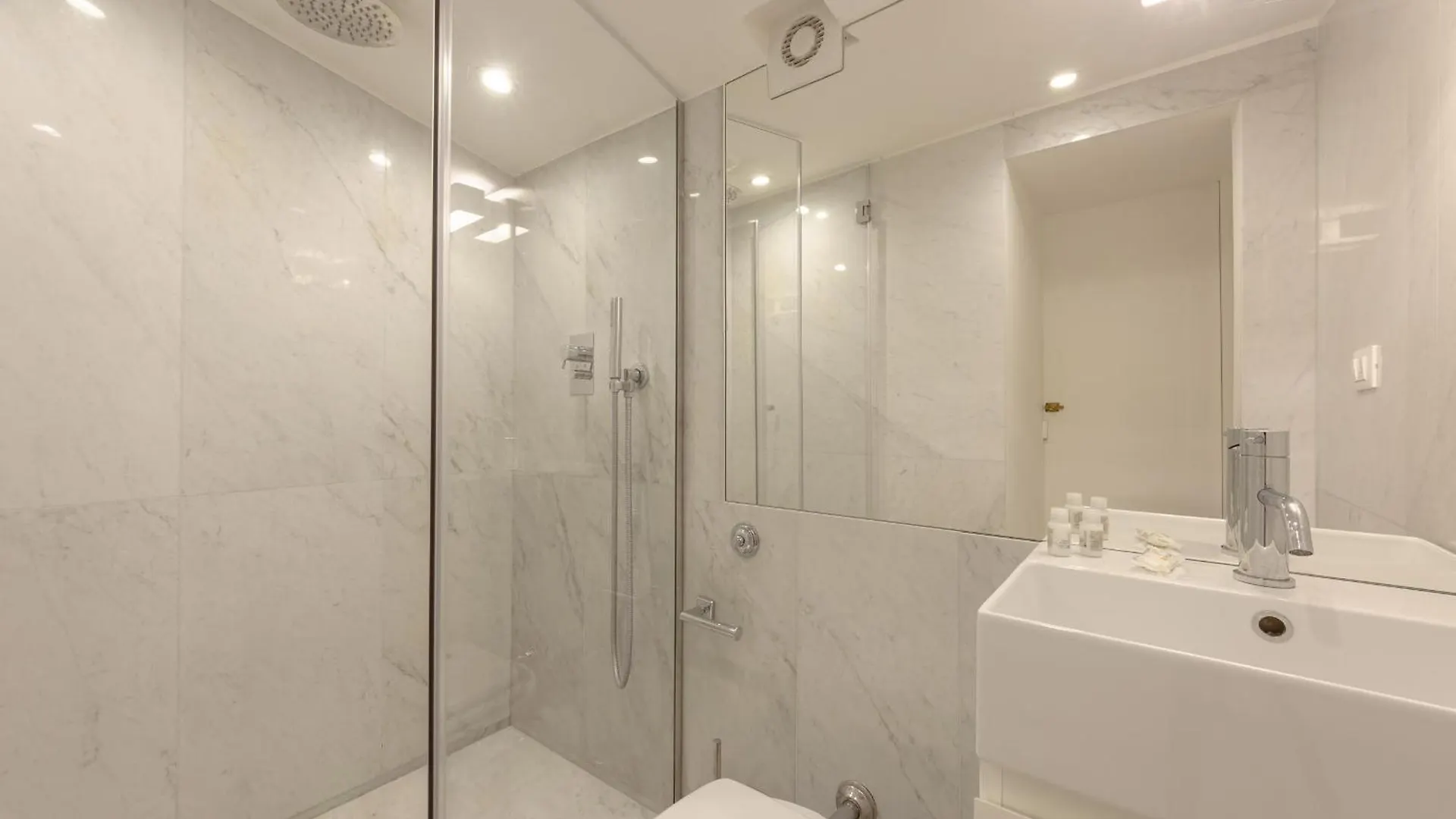 Borgo Tegolaio Terrace Apartment Florence
