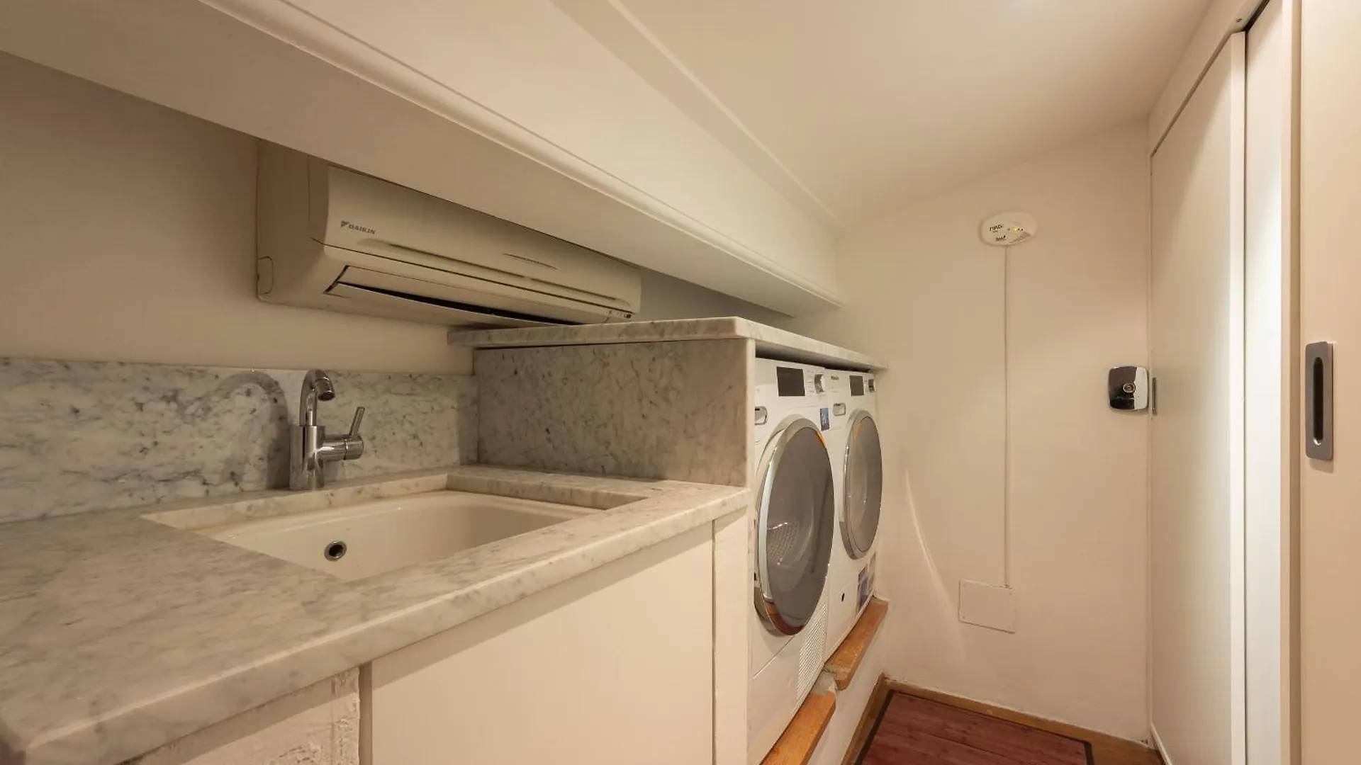 Borgo Tegolaio Terrace Apartment Florence 0*,