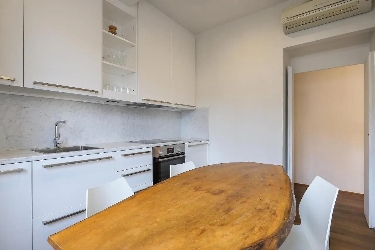 Borgo Tegolaio Terrace Apartment Florence