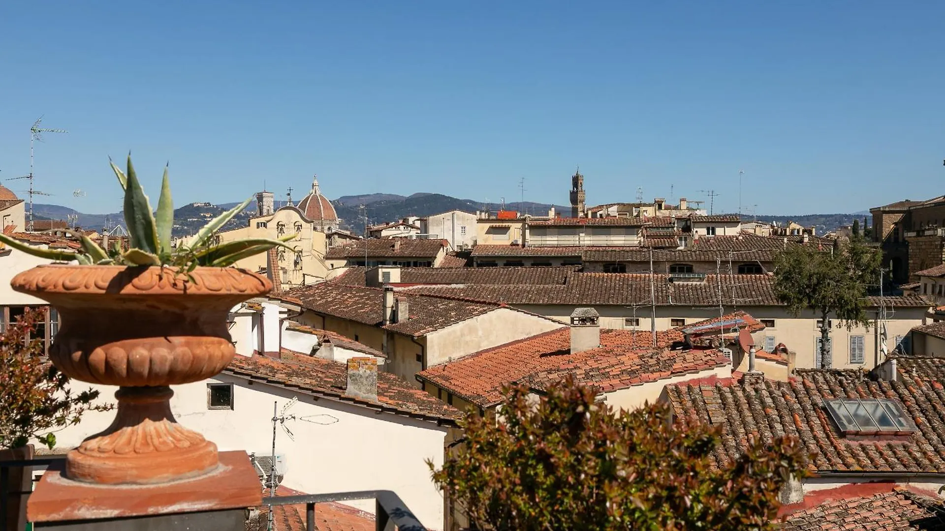 Borgo Tegolaio Terrace Apartment Florence Italy