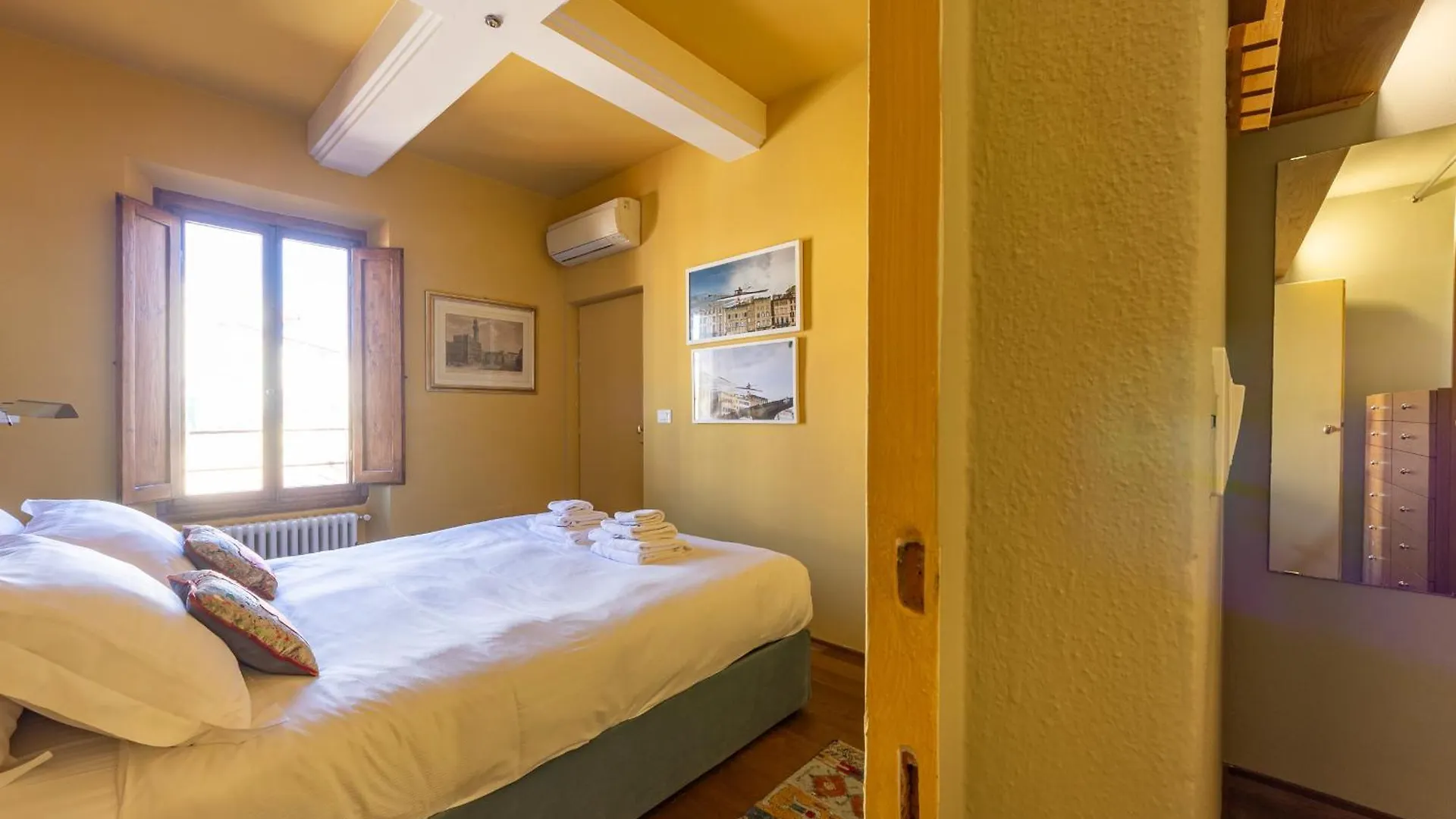 Borgo Tegolaio Terrace Apartment Florence